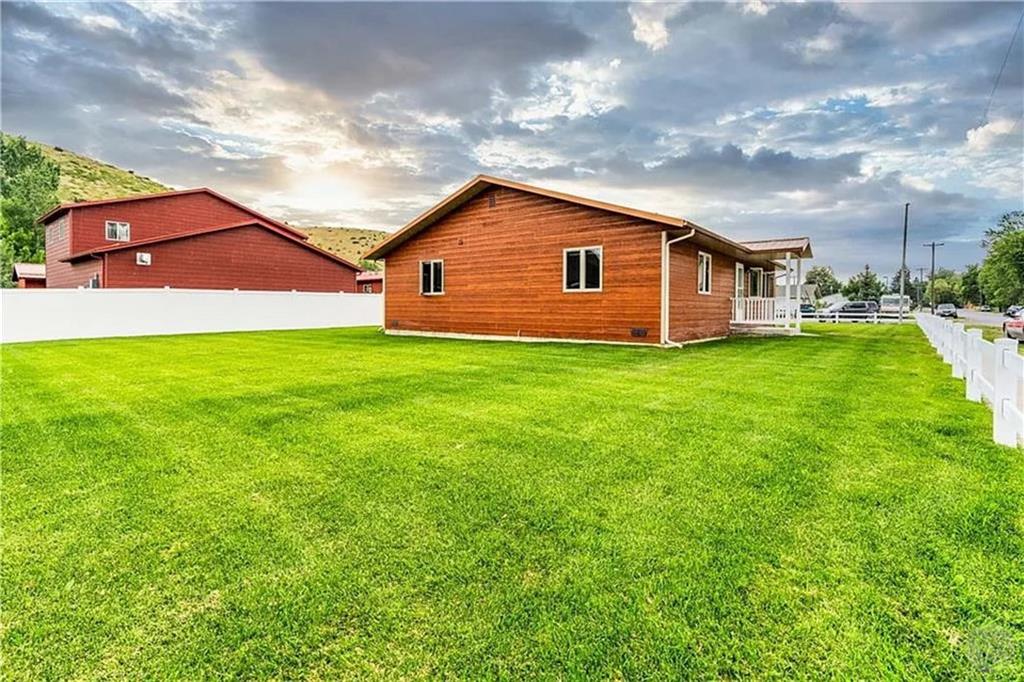 3 Harms Property Photo 5