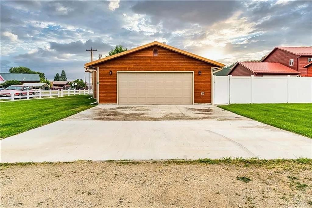 3 Harms Property Photo 6