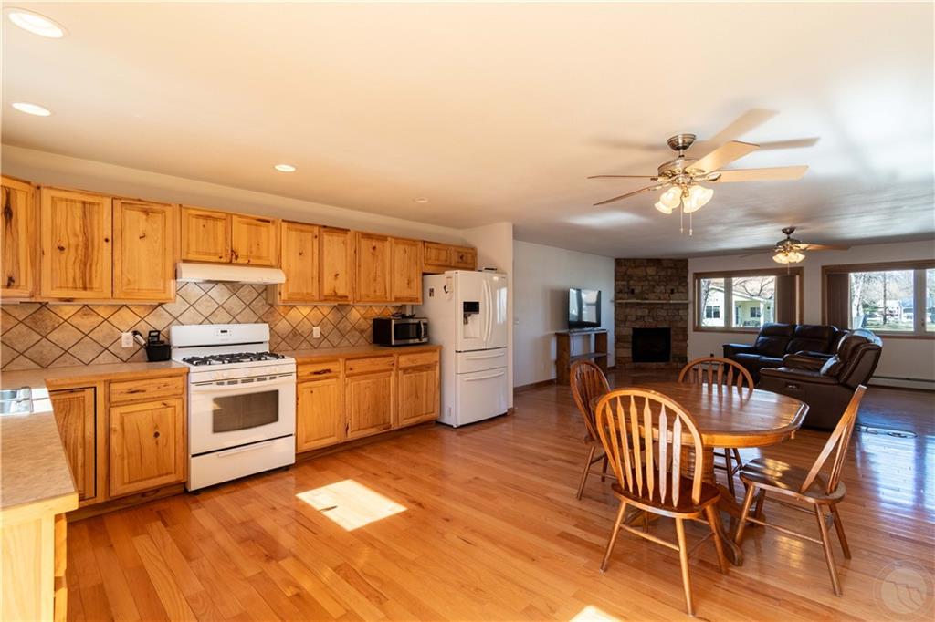 3 Harms Property Photo 9
