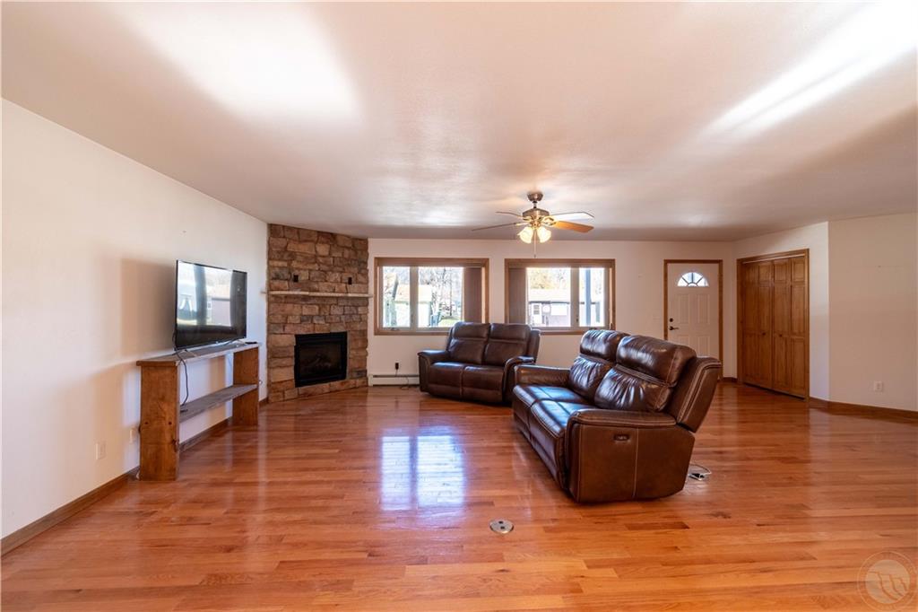 3 Harms Property Photo 10