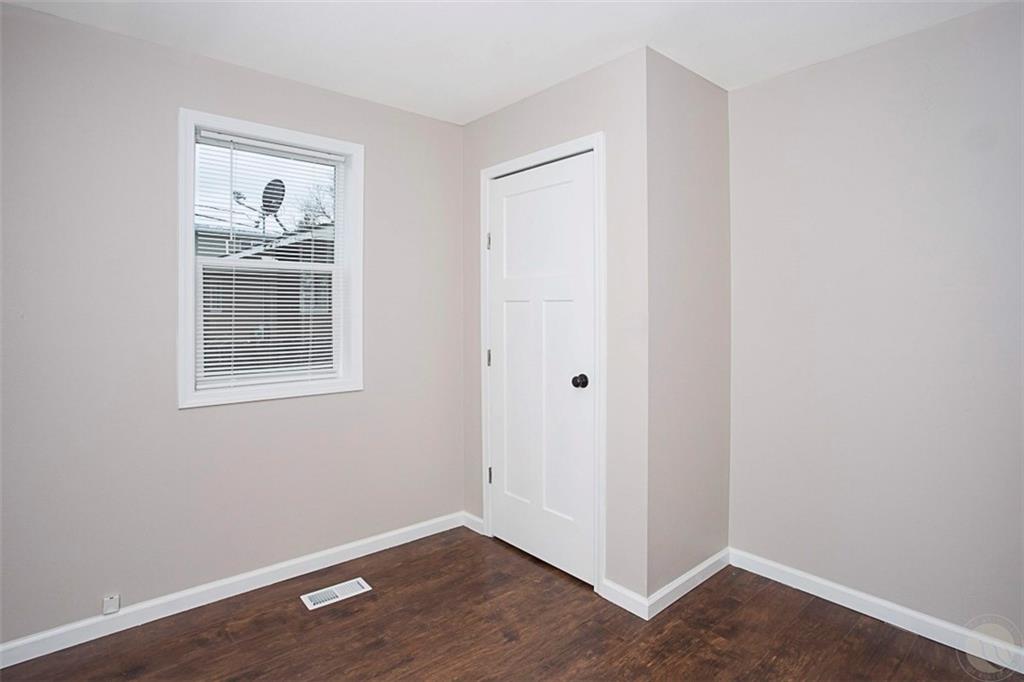 512 W Front Ave Property Photo 14