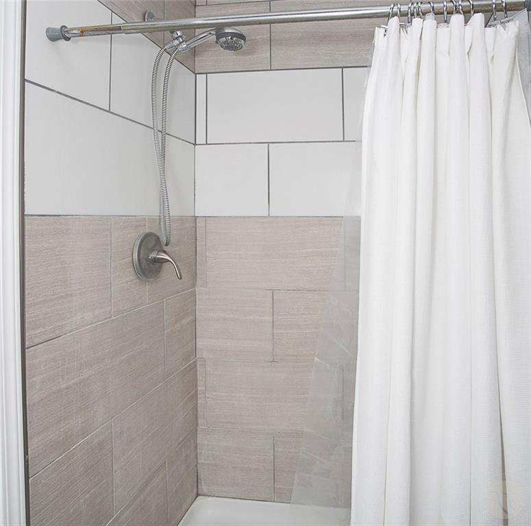 512 W Front Ave Property Photo 24