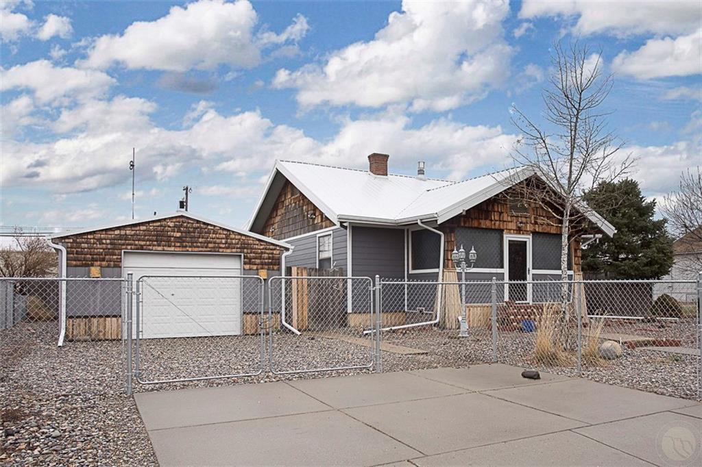 615 N Custer Avenue Property Photo