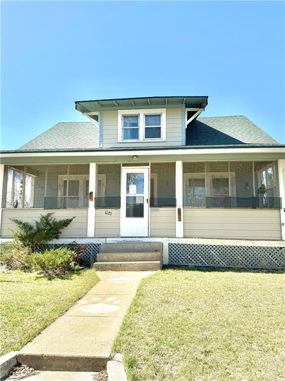 1121 2nd Street Property Photo