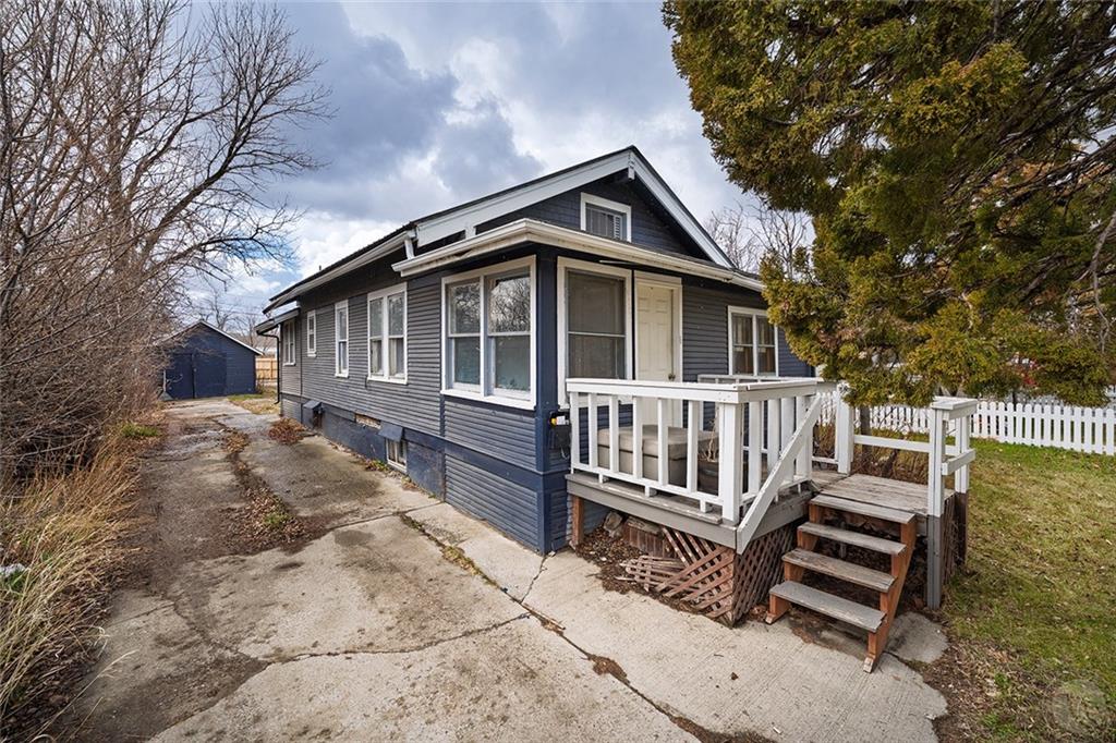 610 3rd Property Photo