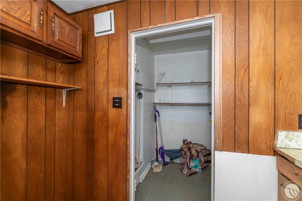 2493 2nd Street Property Photo 6