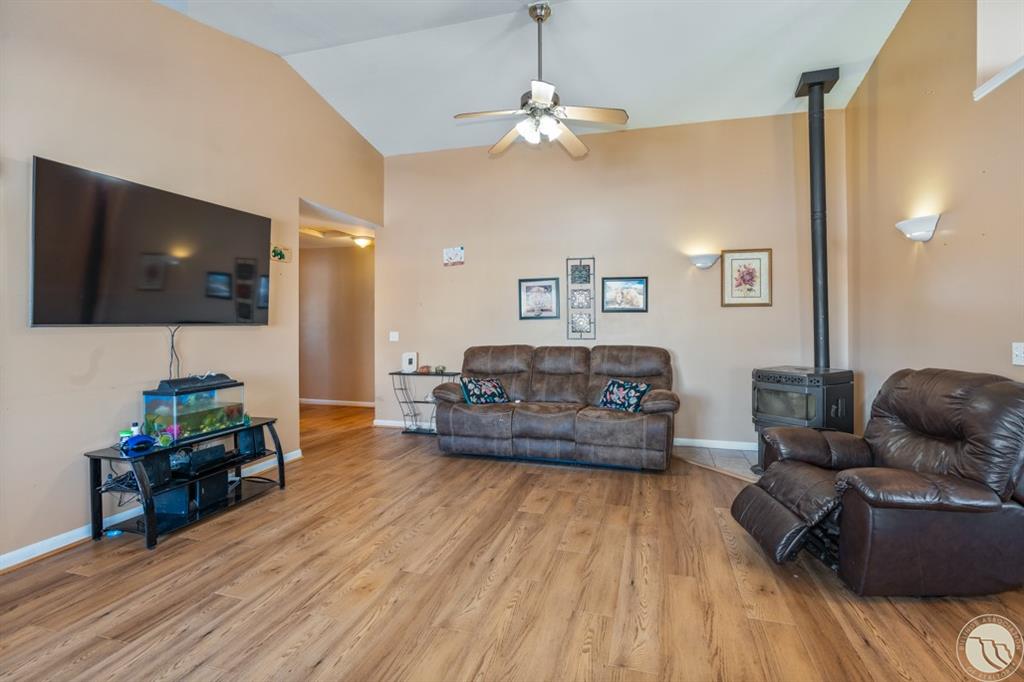 1635 Grape Street Property Photo 9