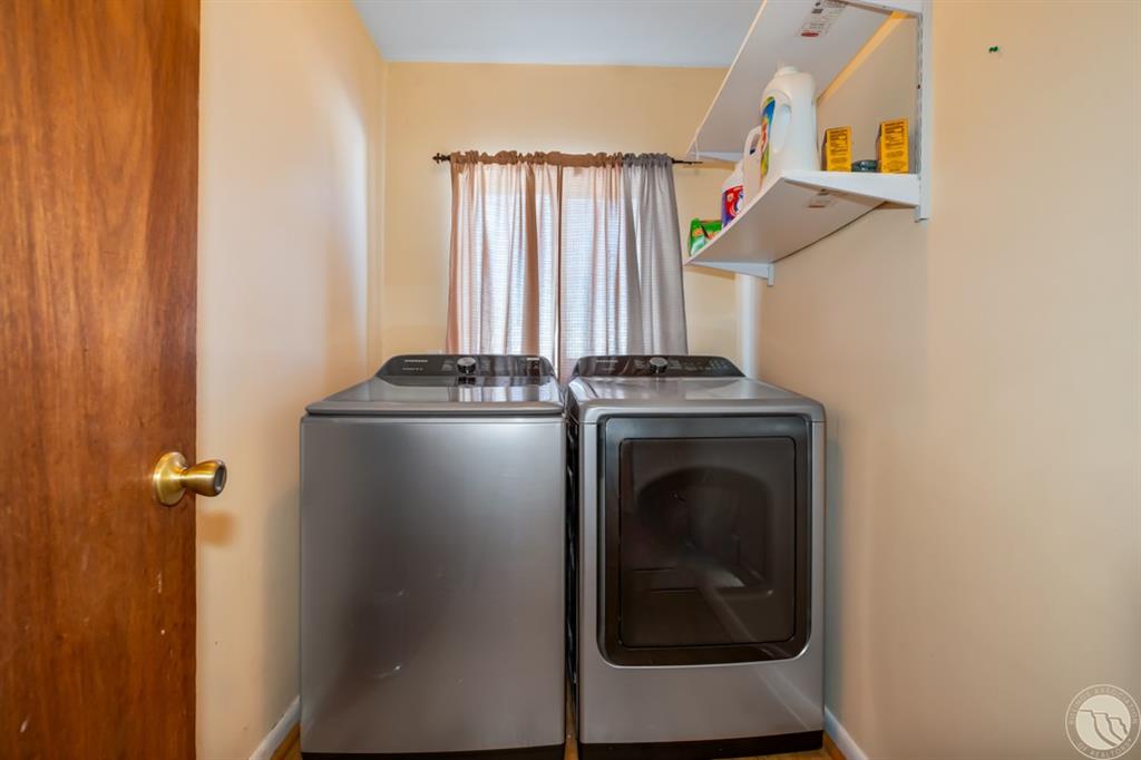 1635 Grape Street Property Photo 16