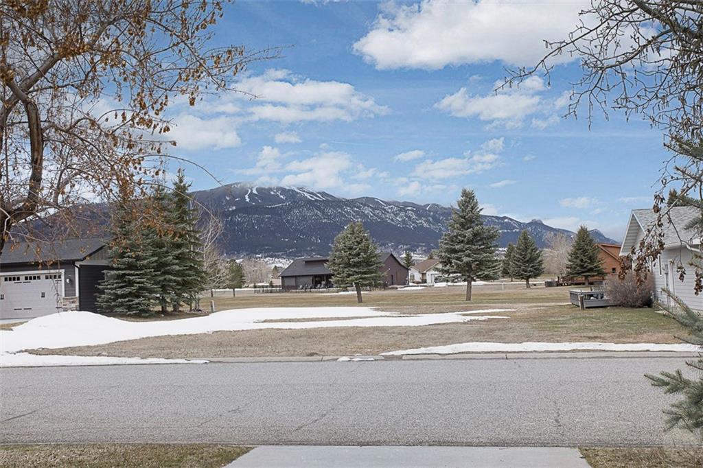 1470 Lazy M Street Property Photo 2