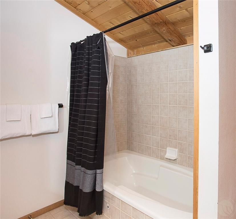1470 Lazy M Street Property Photo 32