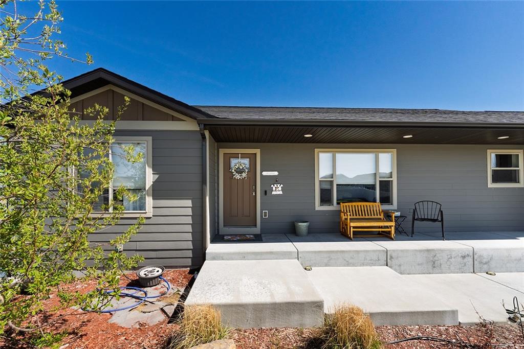2141 Owen Street Property Photo