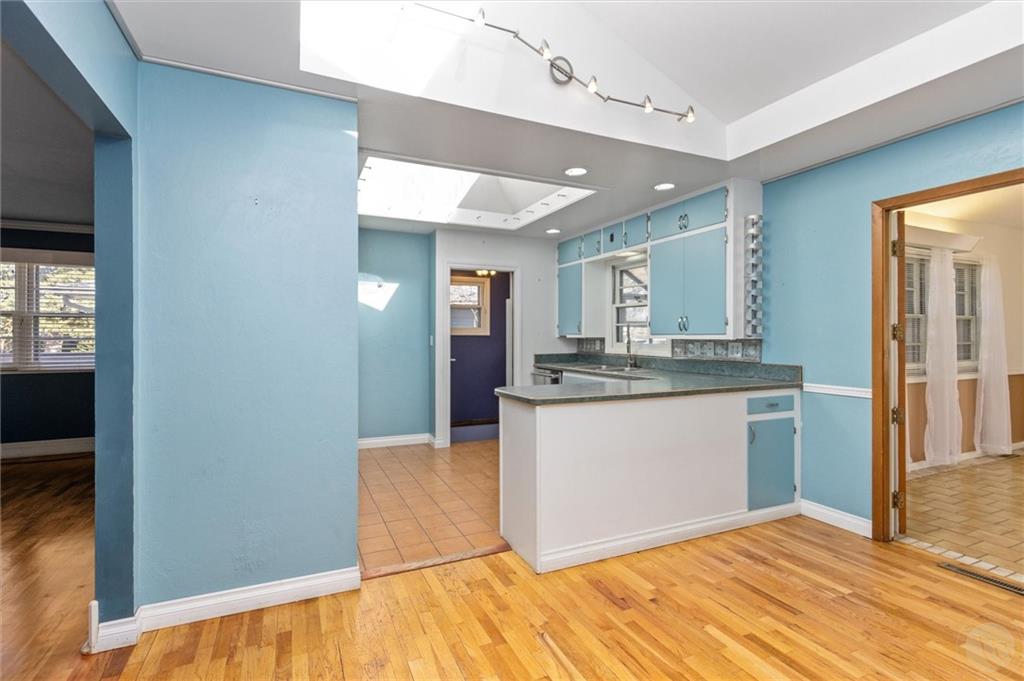 1418 Avenue F Property Photo 9
