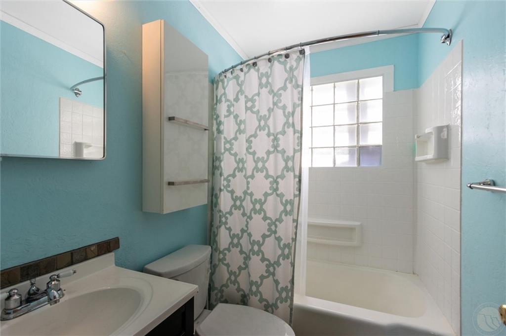 1418 Avenue F Property Photo 21