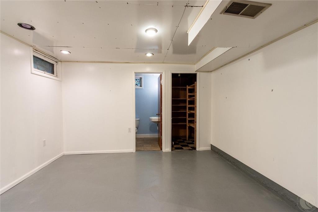 1418 Avenue F Property Photo 28