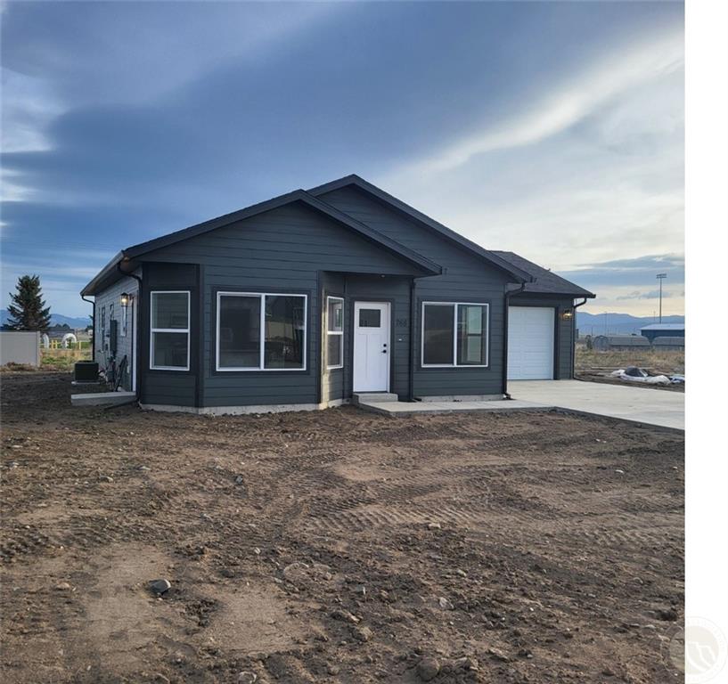 2226 Lindero Property Photo