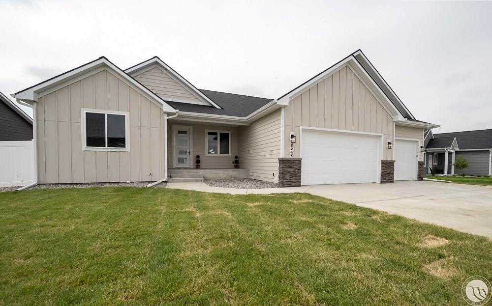 5232 Rich LANE Property Photo 1