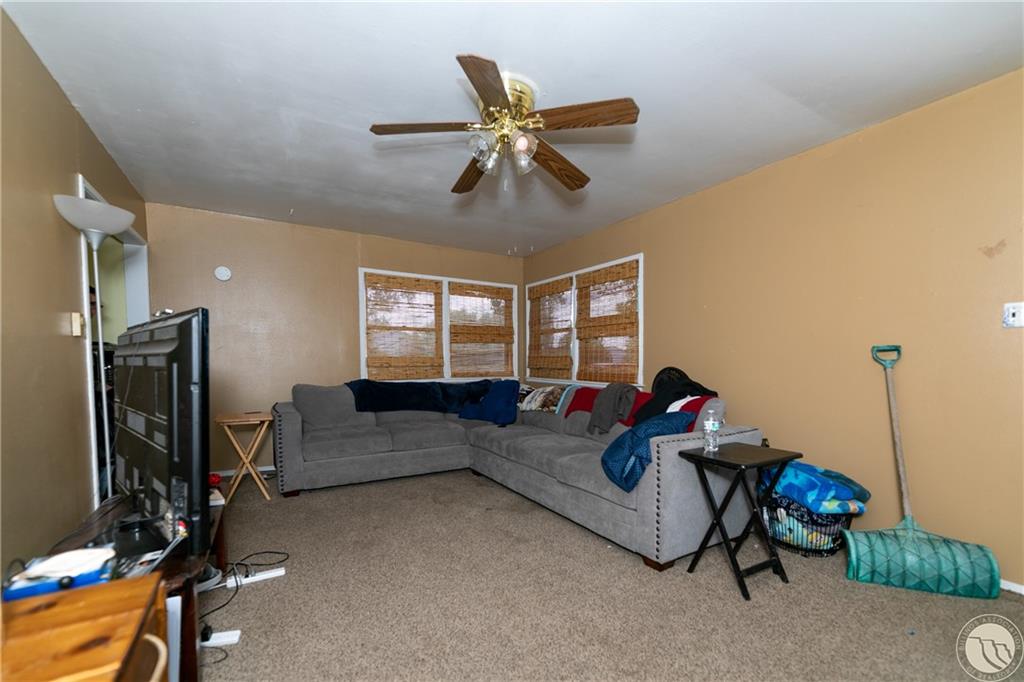 2485 2nd Street Property Photo 3