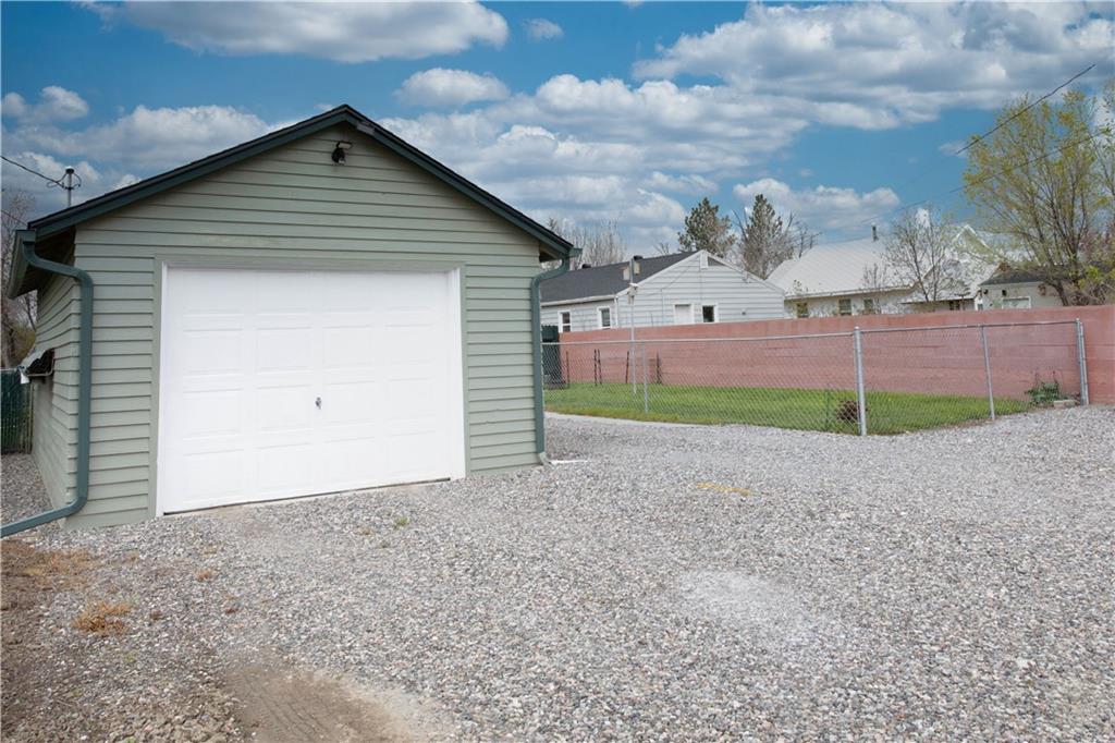 107 N Crawford Avenue Property Photo 4