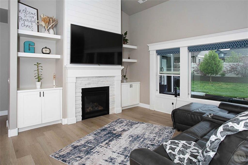 2705 Cornell Circle Property Photo 4