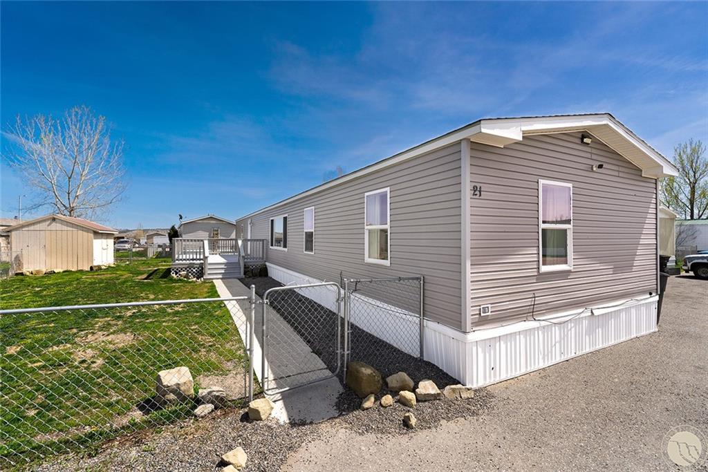 21 Lapin Property Photo 1