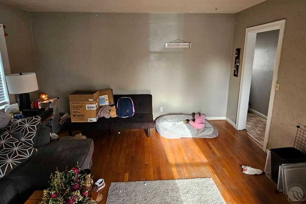 611 Custer Ave Property Photo 6