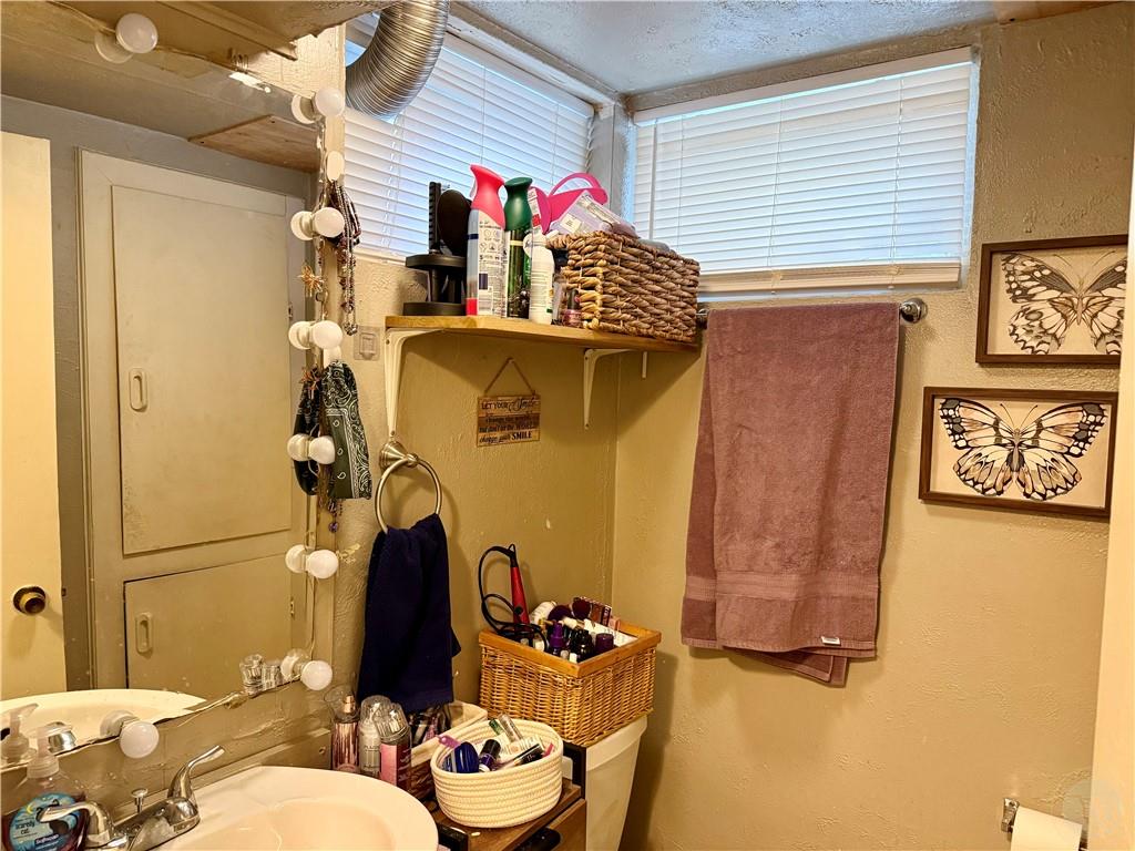 611 Custer Ave Property Photo 21
