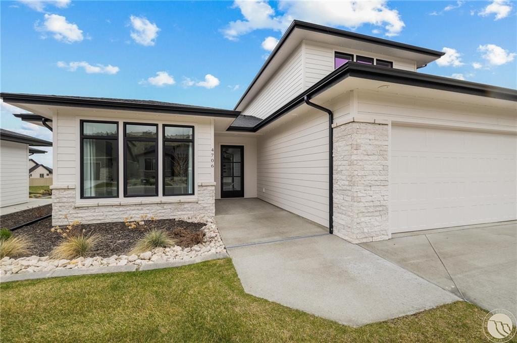 4706 Sky Vista Court Property Photo 3