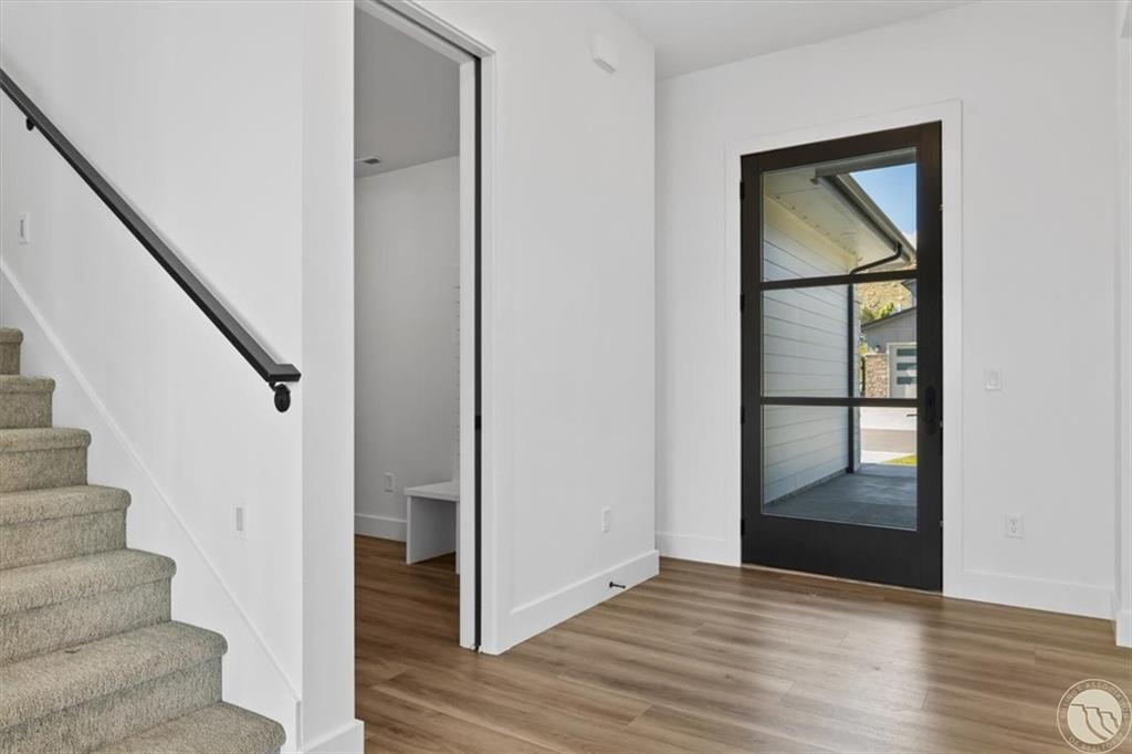 4706 Sky Vista Court Property Photo 4