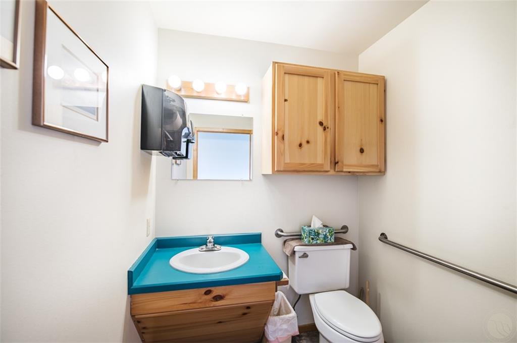 15 Two Willow Lane Property Photo 14