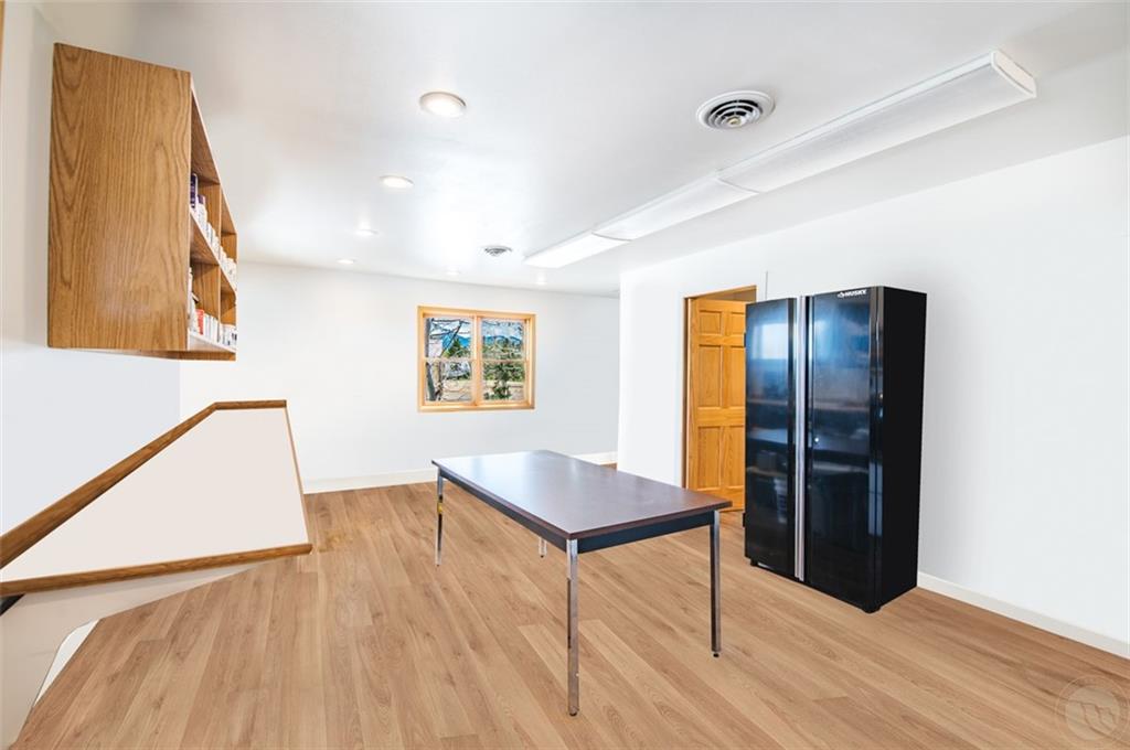 15 Two Willow Lane Property Photo 17