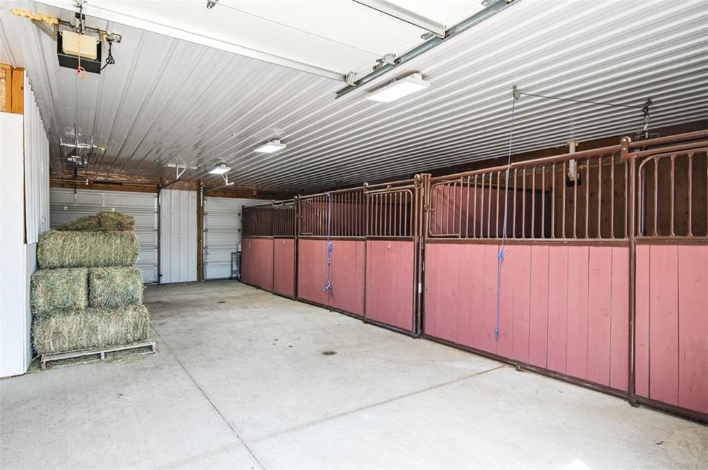 15 Two Willow Lane Property Photo 29