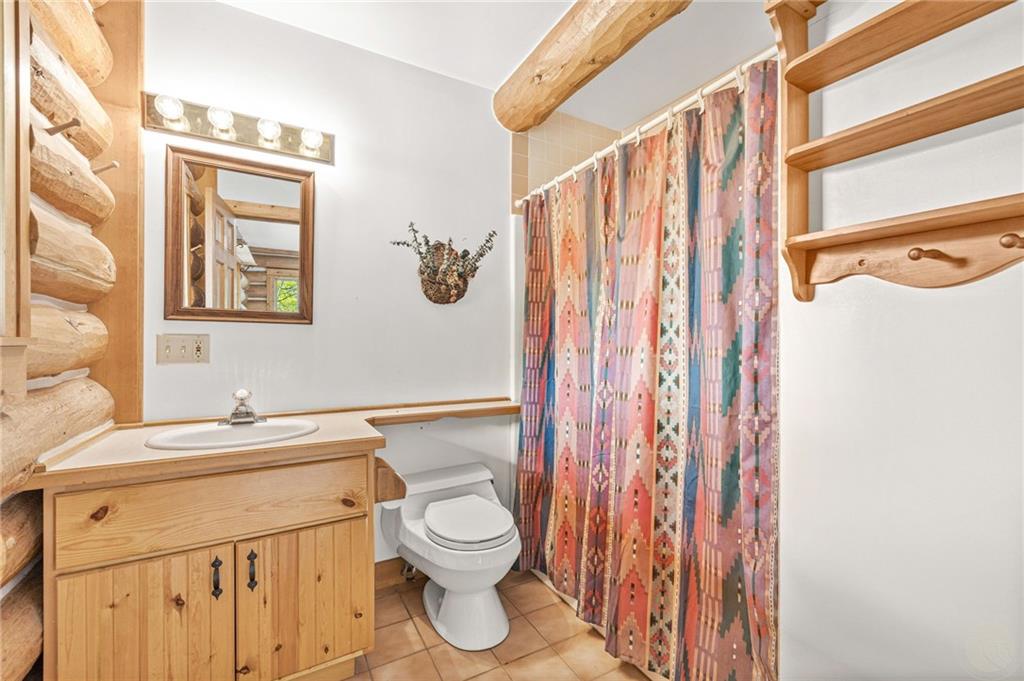 390 E Rosebud Rd Property Photo 29