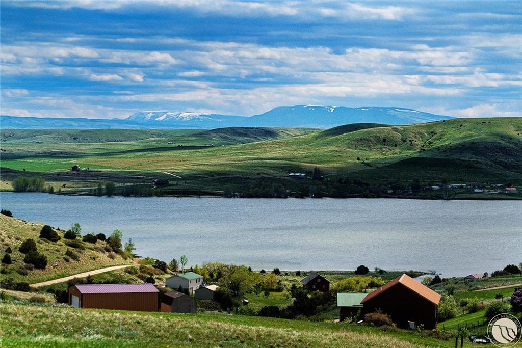 112 Garnet Boulevard Property Photo 2