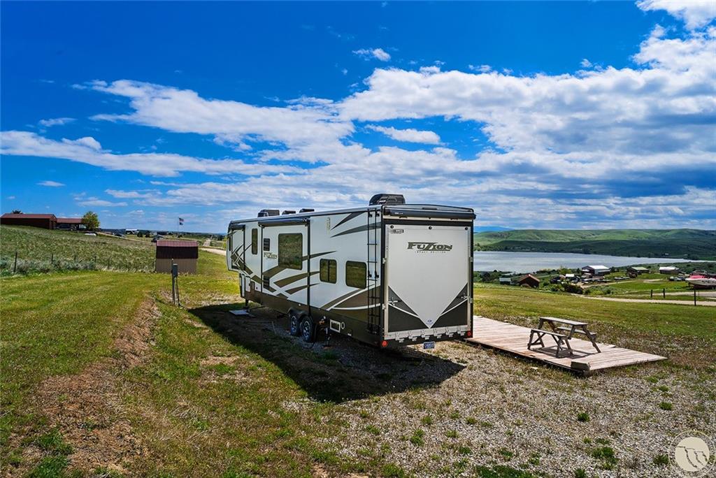 112 Garnet Boulevard Property Photo 3