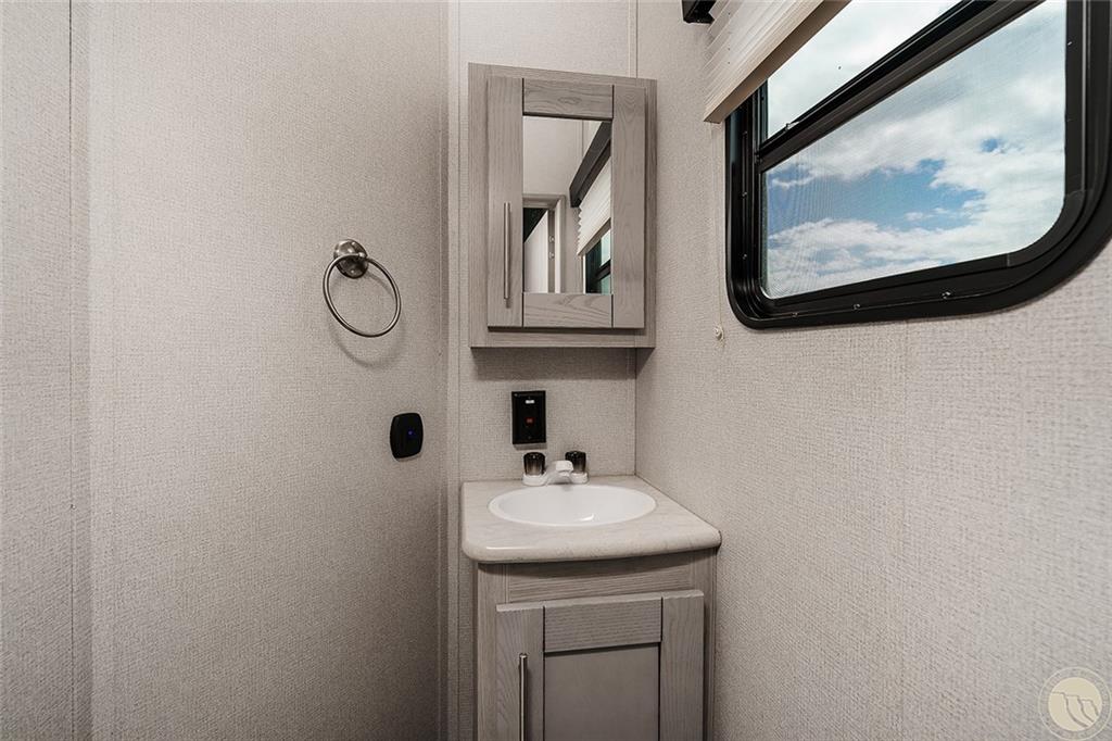 112 Garnet Boulevard Property Photo 14