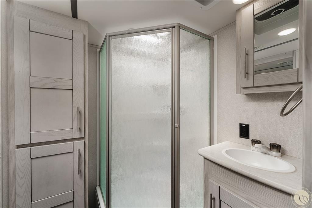 112 Garnet Boulevard Property Photo 15