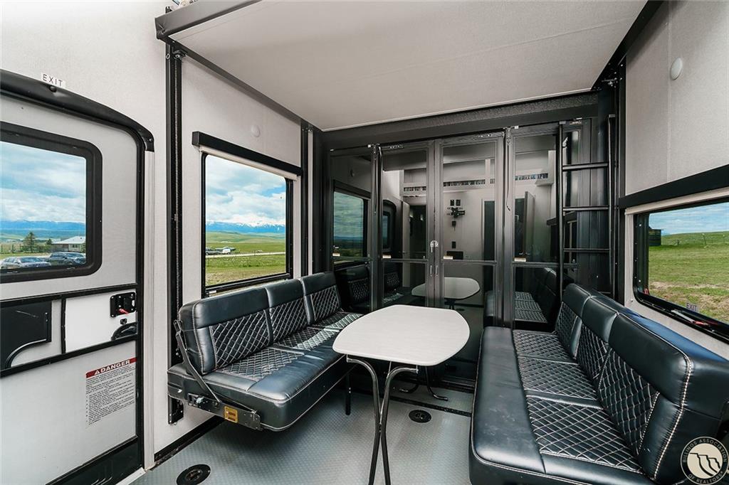 112 Garnet Boulevard Property Photo 17