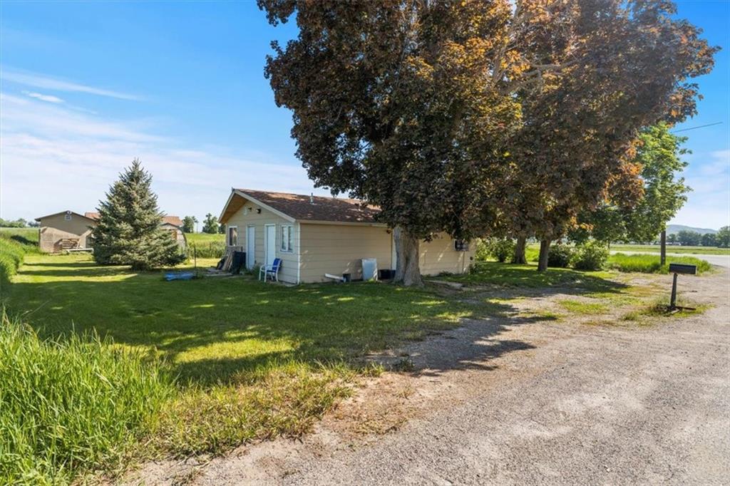 2 W Pryor Property Photo 1