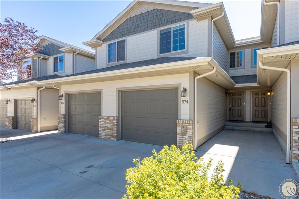 574 Killarney Street Property Photo 1