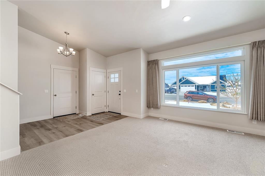2253 Gleneagles Boulevard Property Photo 4