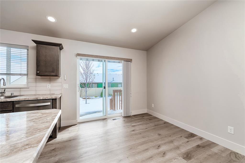 2253 Gleneagles Boulevard Property Photo 10