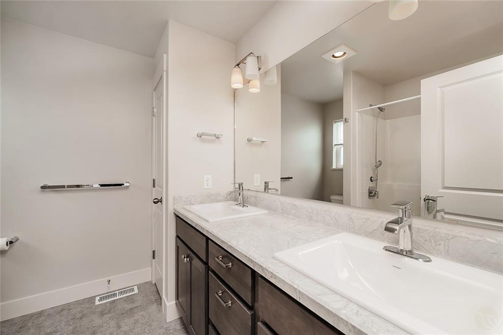 2253 Gleneagles Boulevard Property Photo 12