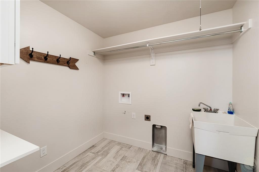2253 Gleneagles Boulevard Property Photo 20