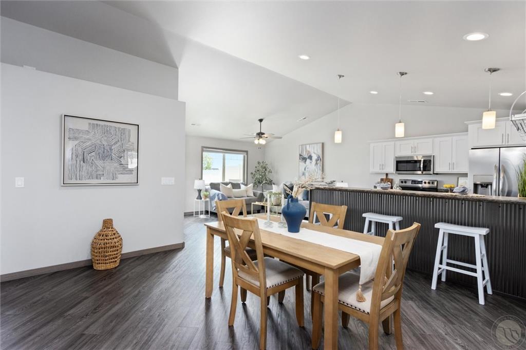 5906 Foxtail Loop Property Photo 4