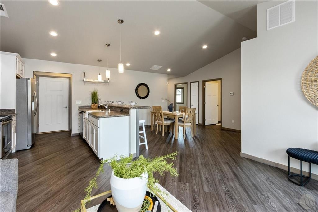 5906 Foxtail Loop Property Photo 17
