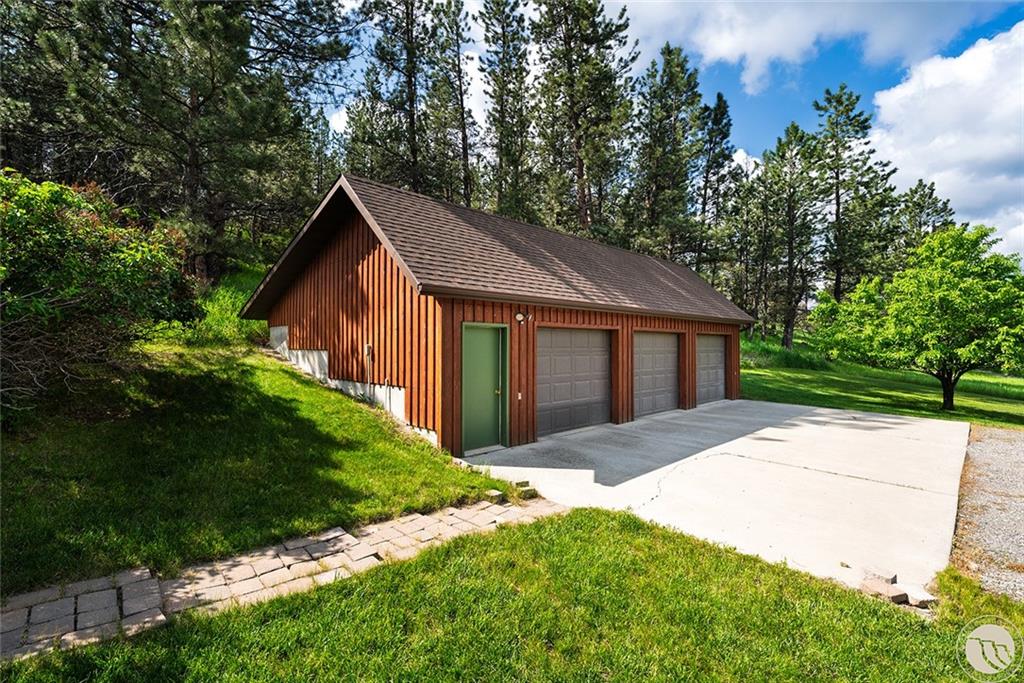 54 E Shane Creek Rd Property Photo 3
