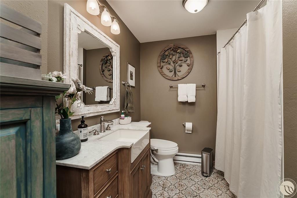 54 E Shane Creek Rd Property Photo 17