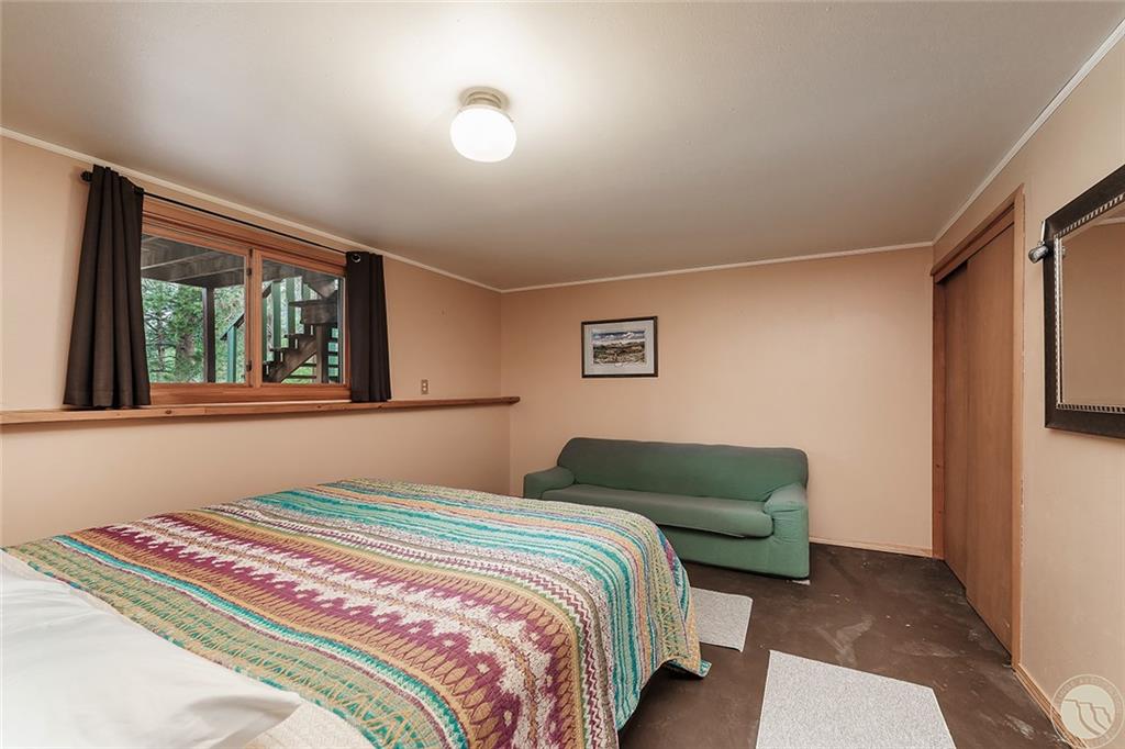 54 E Shane Creek Rd Property Photo 21