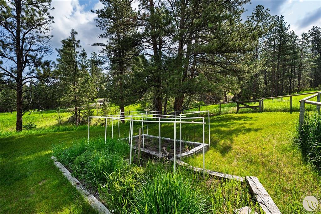 54 E Shane Creek Rd Property Photo 27
