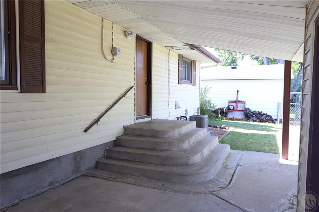 1034 1st Avenue Property Photo 3